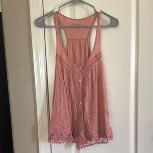 Chic Lace-Trimmed Tank Top in Rose / C29